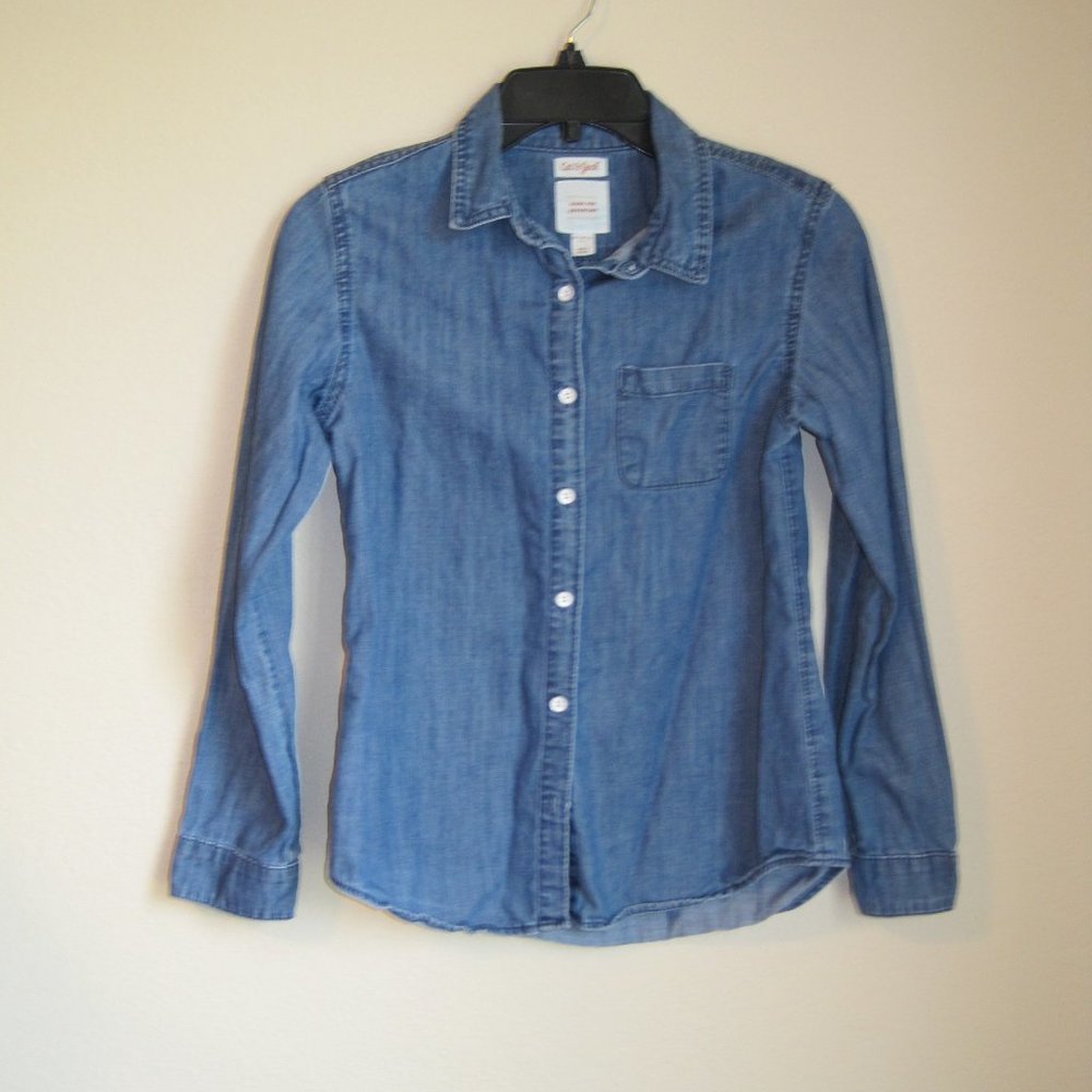 Cat & Jack Girls Light Blue Denim Button-Down Shirt - Picture 1 of 4